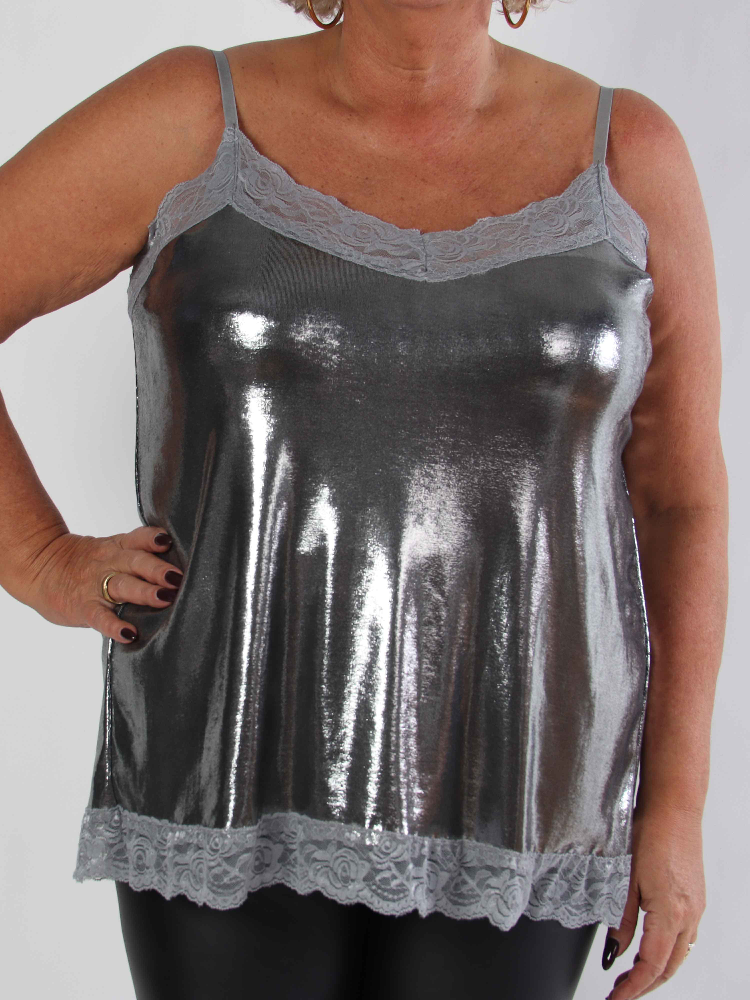 Vivil - Shiny elastisk top med blondekanter